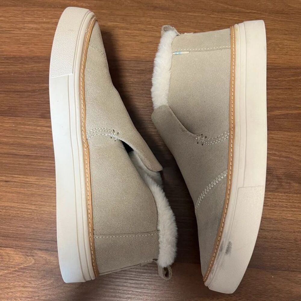Toms Paxton Suede mini boots slip on size 6